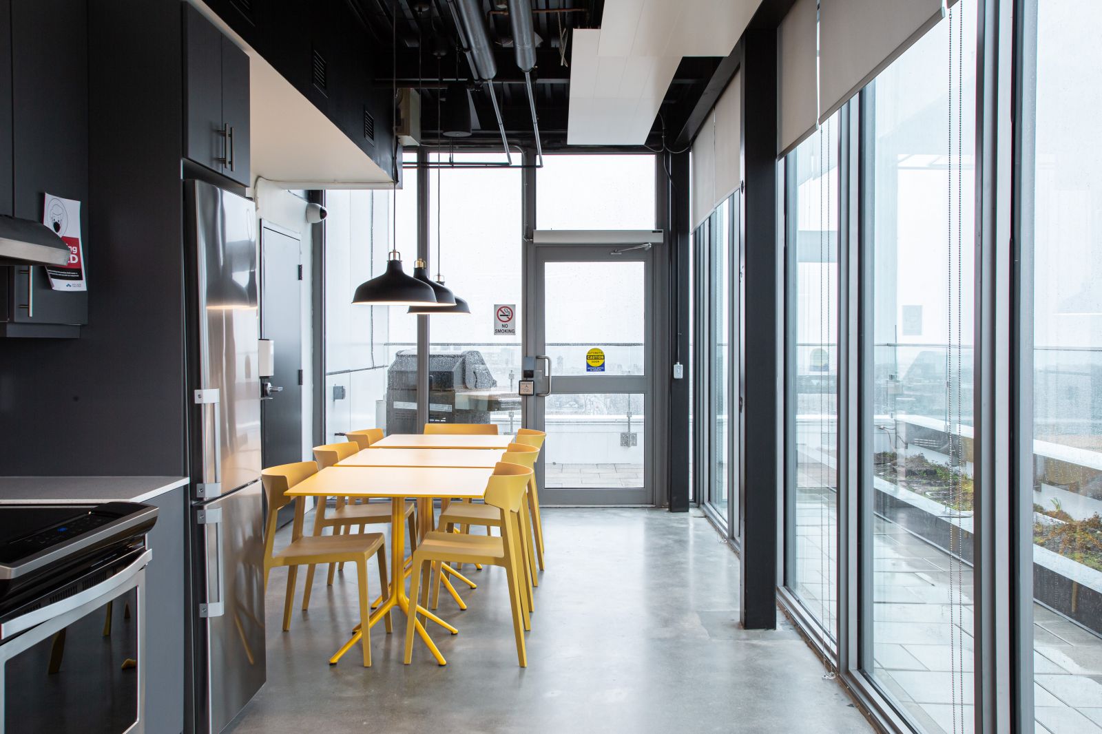 unity point communal study areas at apartments near queens university